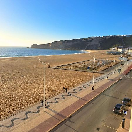 Sunset Terrace - Beachfront Apartment With Private Parking Nazare Bagian luar foto