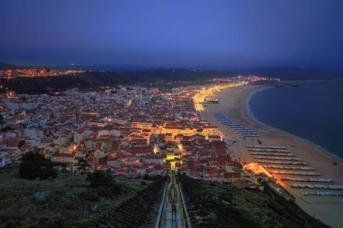 Sunset Terrace - Beachfront Apartment With Private Parking Nazare Bagian luar foto