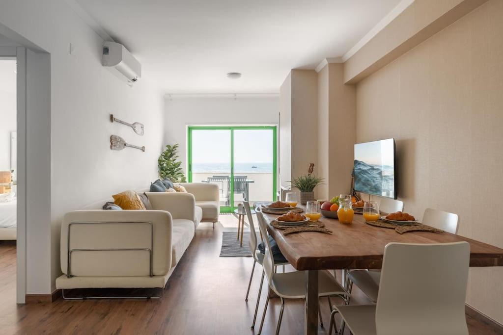 Sunset Terrace - Beachfront Apartment With Private Parking Nazare Bagian luar foto