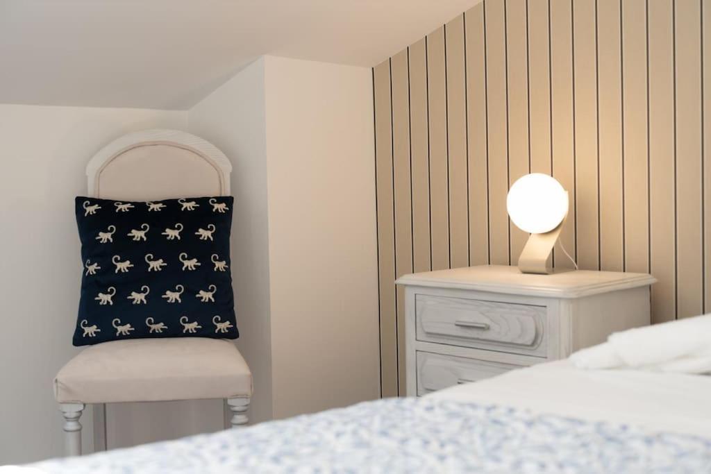 Sunset Terrace - Beachfront Apartment With Private Parking Nazare Bagian luar foto