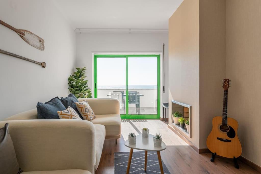 Sunset Terrace - Beachfront Apartment With Private Parking Nazare Bagian luar foto