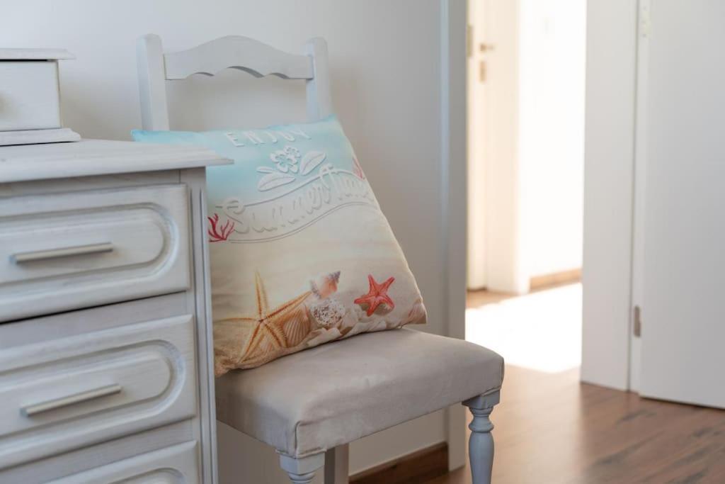 Sunset Terrace - Beachfront Apartment With Private Parking Nazare Bagian luar foto