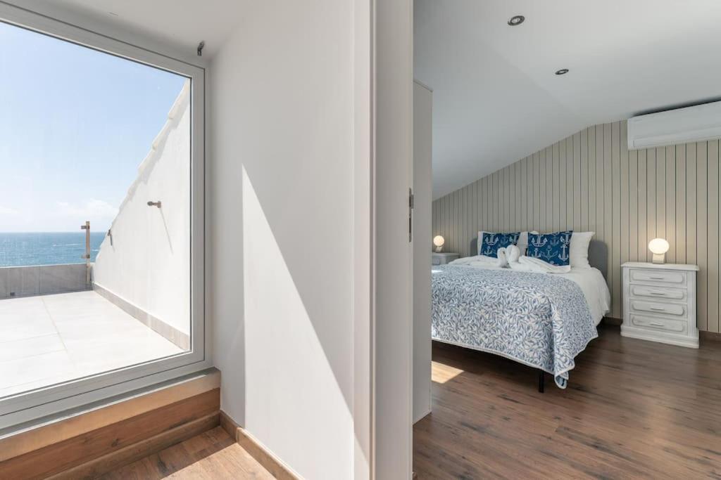 Sunset Terrace - Beachfront Apartment With Private Parking Nazare Bagian luar foto